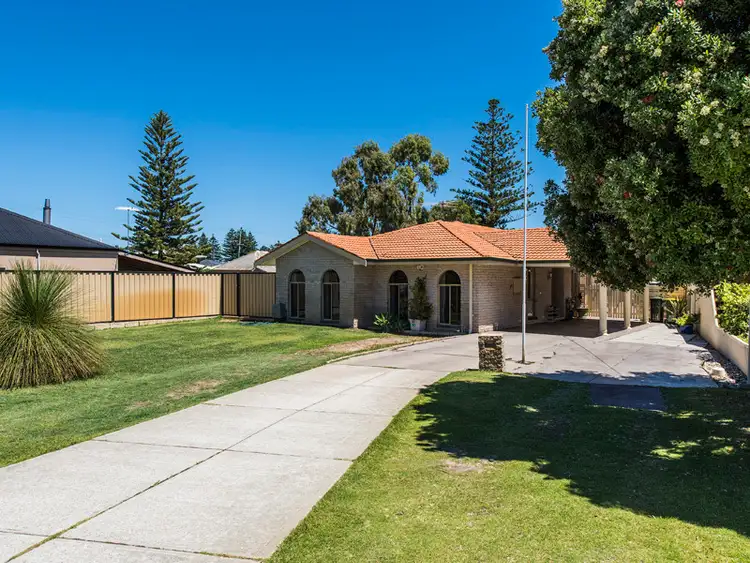 8 Hawker Street, Safety Bay WA 6169