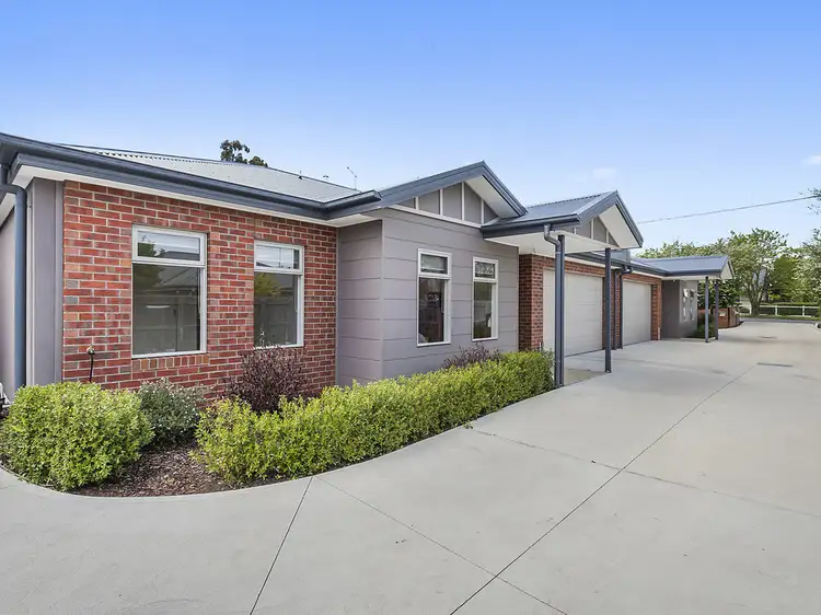 Unit 2, 110 Piper Street, Kyneton VIC 3444