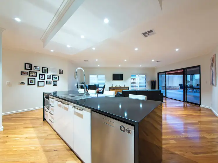 Fifth view of Homely house listing, 31 Riverina Parade, Munster WA 6166