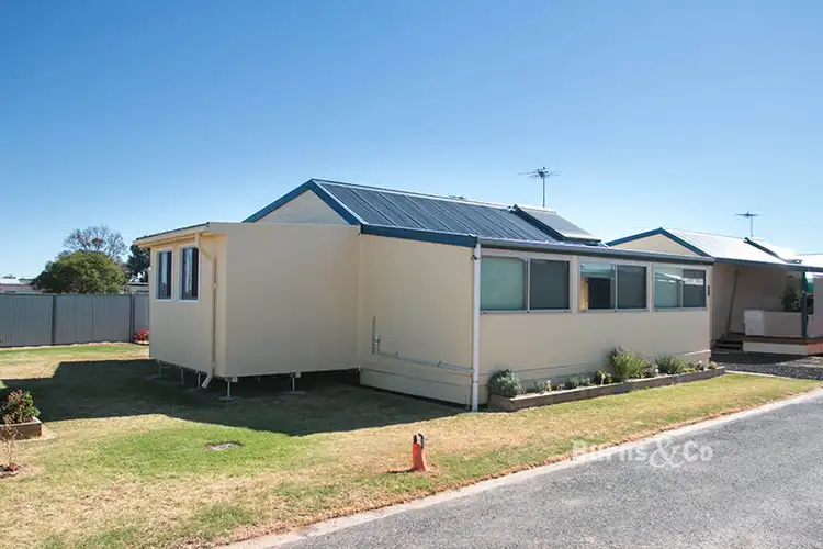 Cabin 1 Sunraysia Holiday Park, Mildura VIC 3500