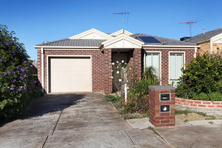 9 Granholm Grove, Melton West VIC 3337