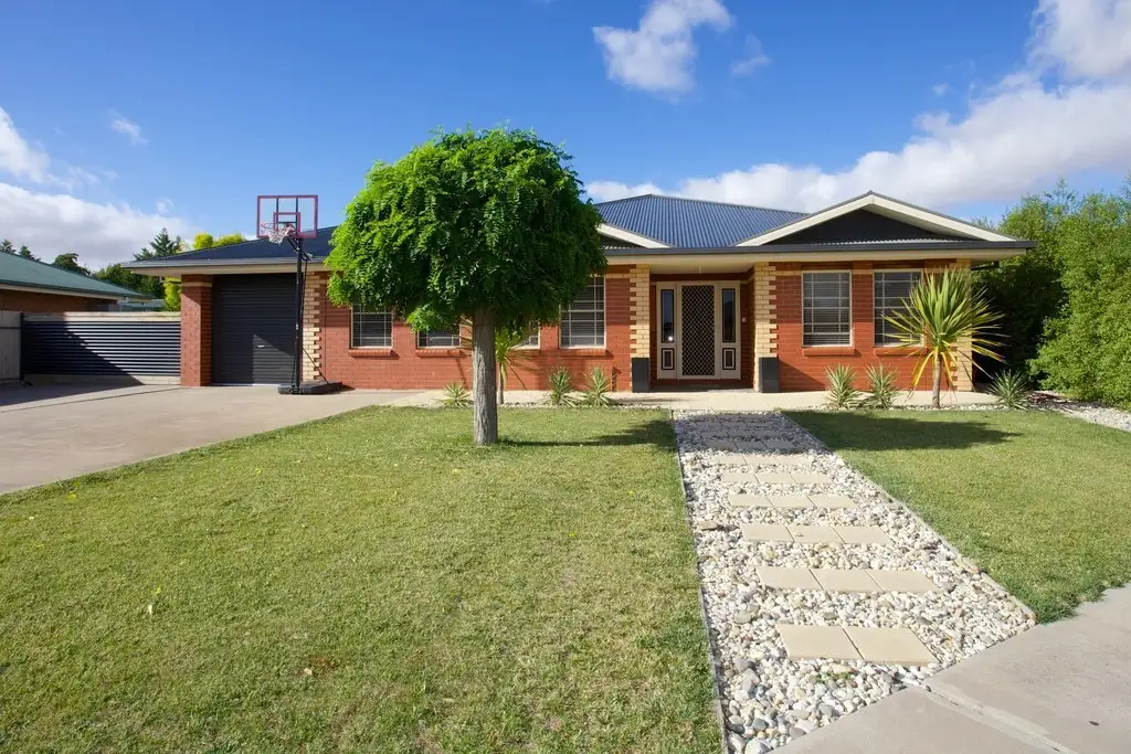 Main view of Homely house listing, 2 Perkins Court, Horsham VIC 3400