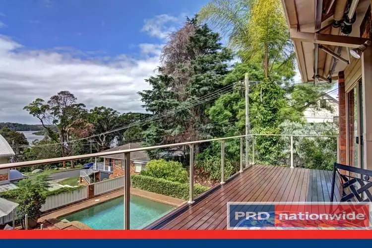 16 Woodcliff Parade, Lugarno NSW 2210