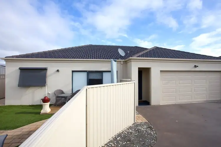 Main view of Homely townhouse listing, 2/13 McTavish Boulevard, Horsham VIC 3400