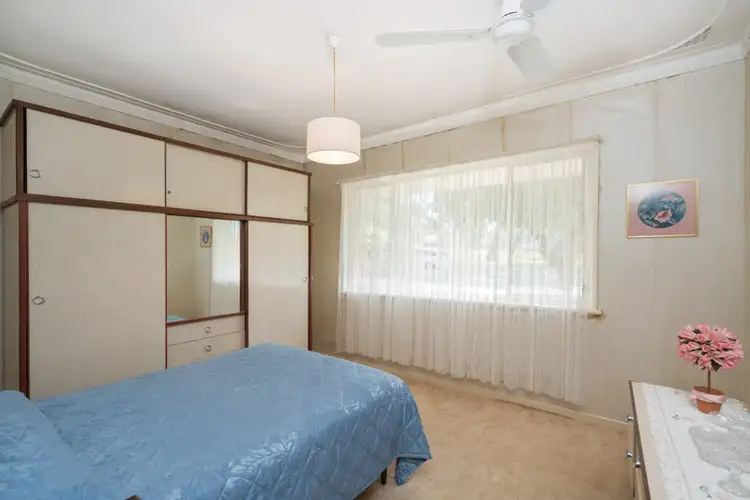 Seventh view of Homely house listing, 2 Griffiths Place, Hilton WA 6163
