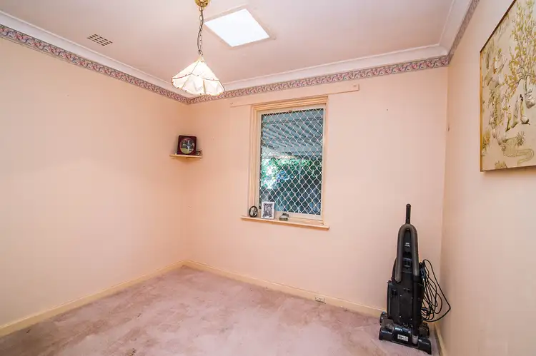 Fourth view of Homely semi-detached listing, 7 Natasha Way, Camillo WA 6111