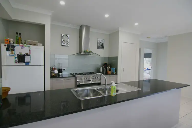 Fifth view of Homely house listing, 6 Selwyn Court, Eastwood VIC 3875
