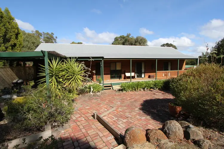 24 Nintingbool Road, Smythes Creek VIC 3351