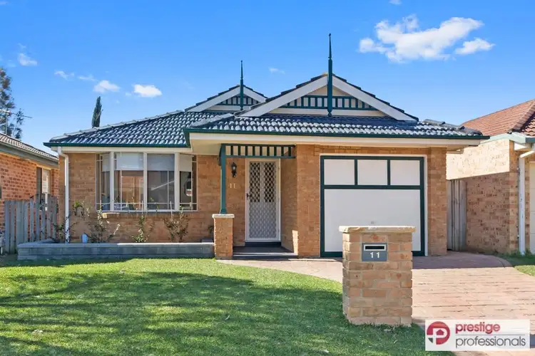 11 Kew Gardens Court, Wattle Grove NSW 2173