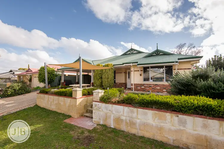 6 Warner Court, Manning WA 6152