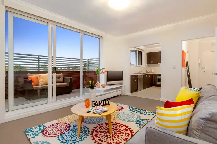 Second view of Homely apartment listing, 6/4 Hill Street, Hawthorn VIC 3122