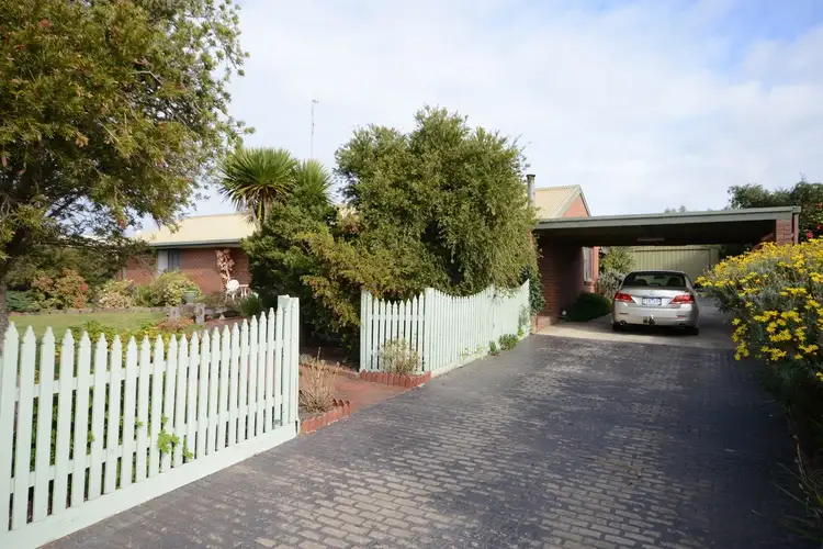 12 Dwyer Street, Wy Yung VIC 3875