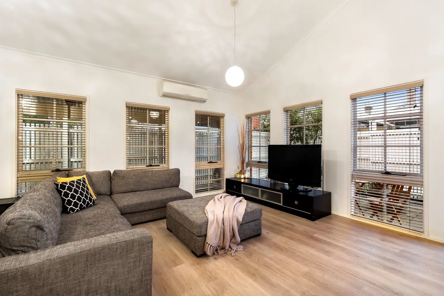 Main view of Homely house listing, 2/8 Thomas Street, Port Melbourne VIC 3207