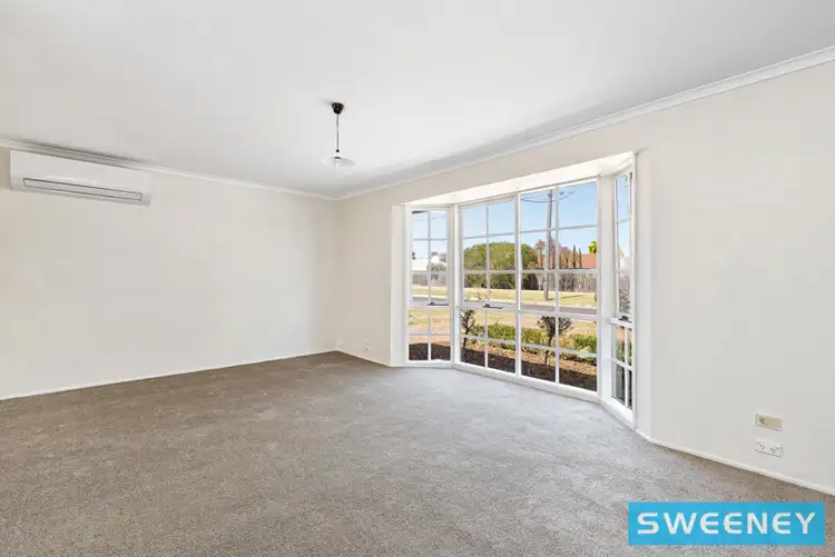 Fifth view of Homely house listing, 2 Rosscommon Place, Seabrook VIC 3028