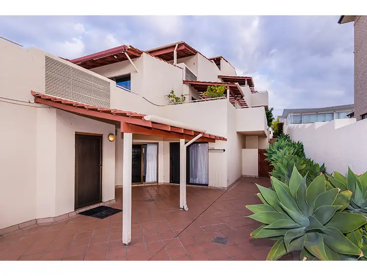 16/15 Swan St, South Perth WA 6151