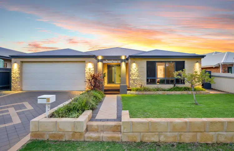 5 Nganka Way, Hannans WA 6430