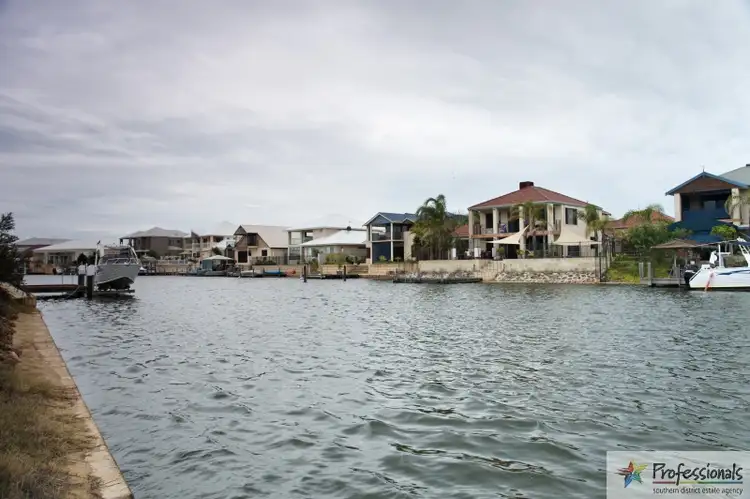 32A San Marco Promenade, Pelican Point WA 6230