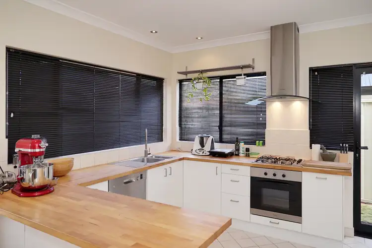2/222 Huntriss Road, Innaloo WA 6018