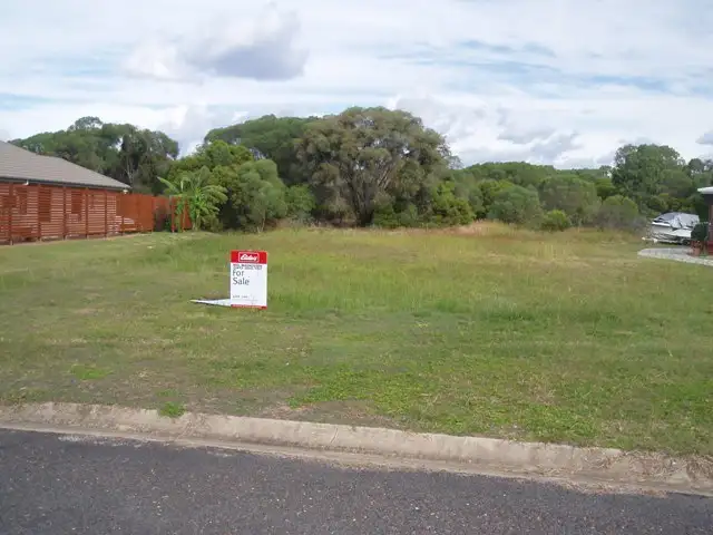 19 Lakes Blvd, Burrum Heads QLD 4659