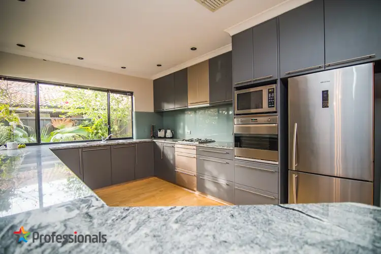27 Jade Street, Mount Richon WA 6112