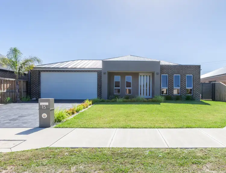 15 Avoca Place, Moe VIC 3825