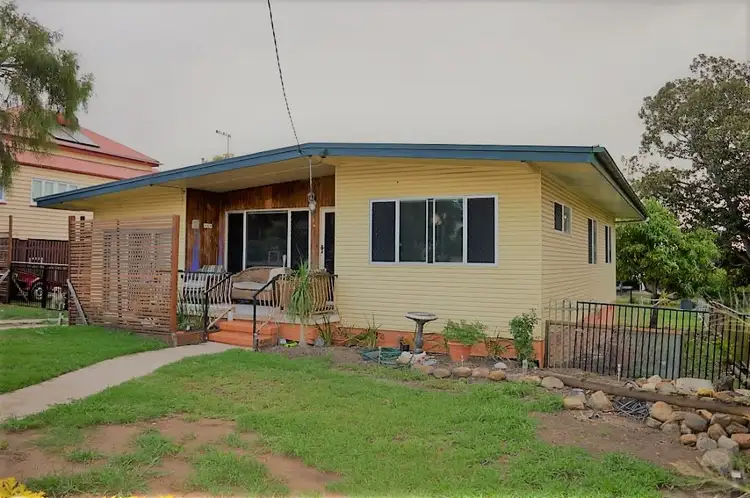 15 Park Street, Lowood QLD 4311