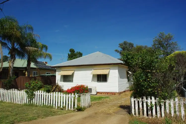 64 Apsley Crescent, Mumbil NSW 2820