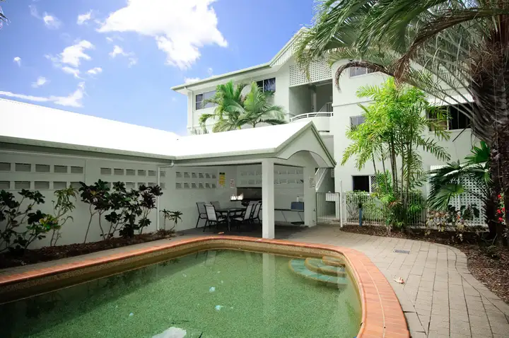 303 Lake Street, Cairns North QLD 4870