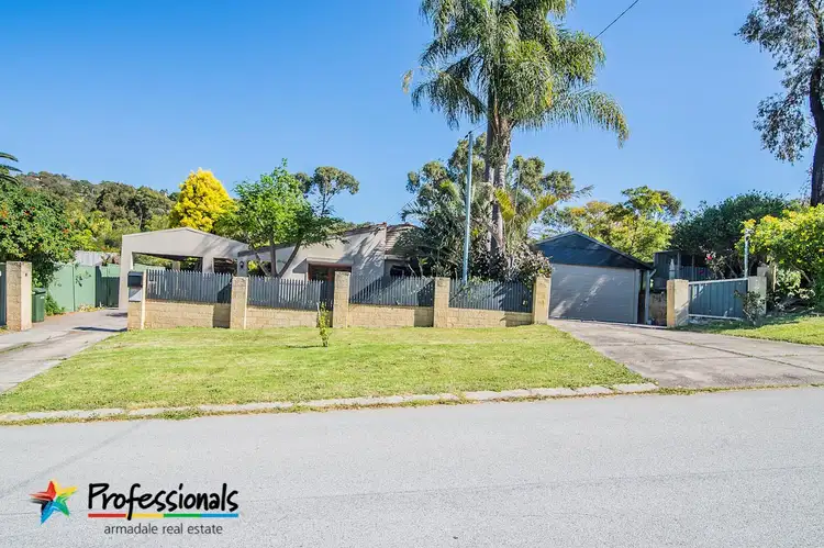 1 Bamlett Street, Mount Nasura WA 6112