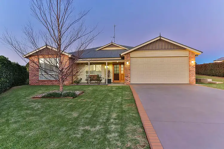 5 Traves Court, Highfields QLD 4352