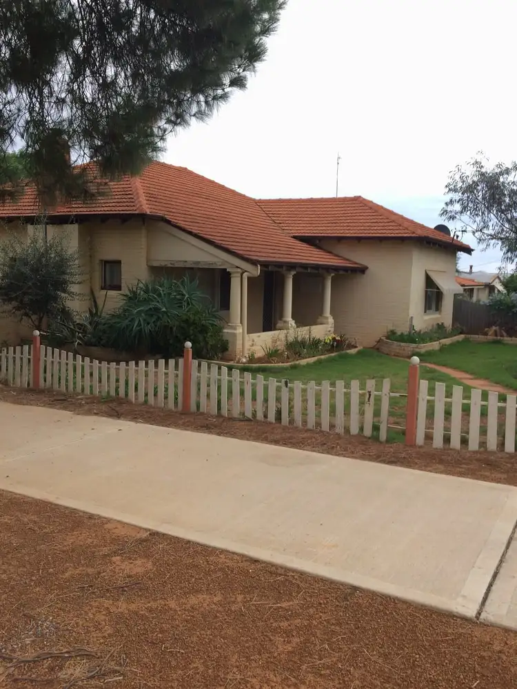 2 Newman Street, Corrigin WA 6375