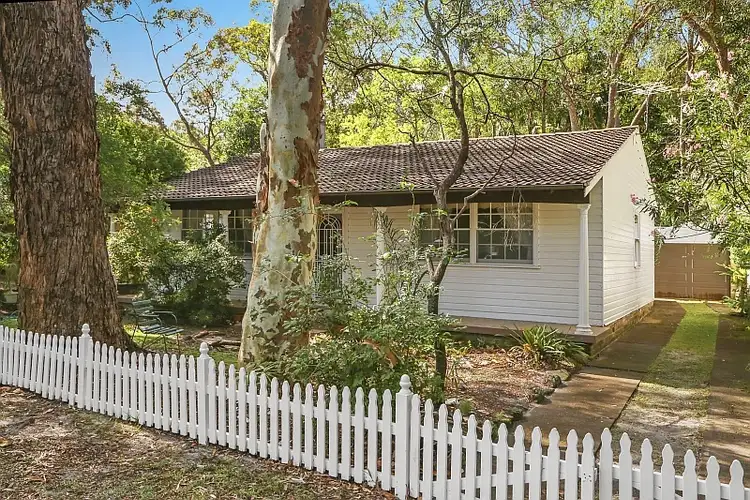 26 Emerald Avenue, Pearl Beach NSW 2256