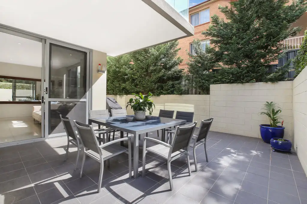 Main view of Homely unit listing, 2/85-87 Duncan Street, Maroubra NSW 2035