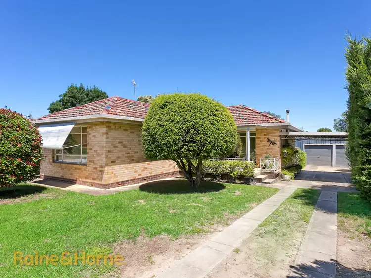 38 Manoora Ave, Mount Austin NSW 2650