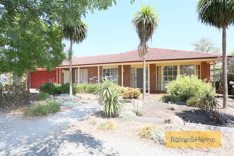 2 Royston Court, Brookfield VIC 3338