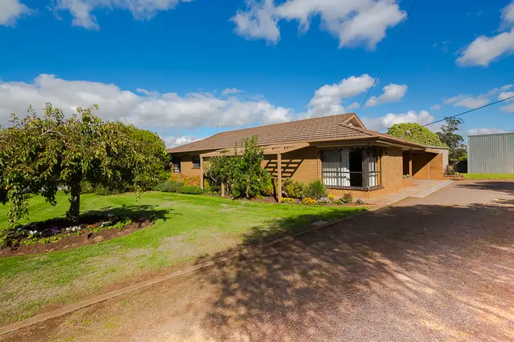 5 Hennessy's Road, Millbrook VIC 3352