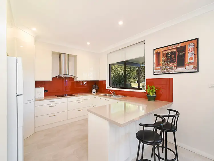 66 Park Ave, Caves Beach NSW 2281