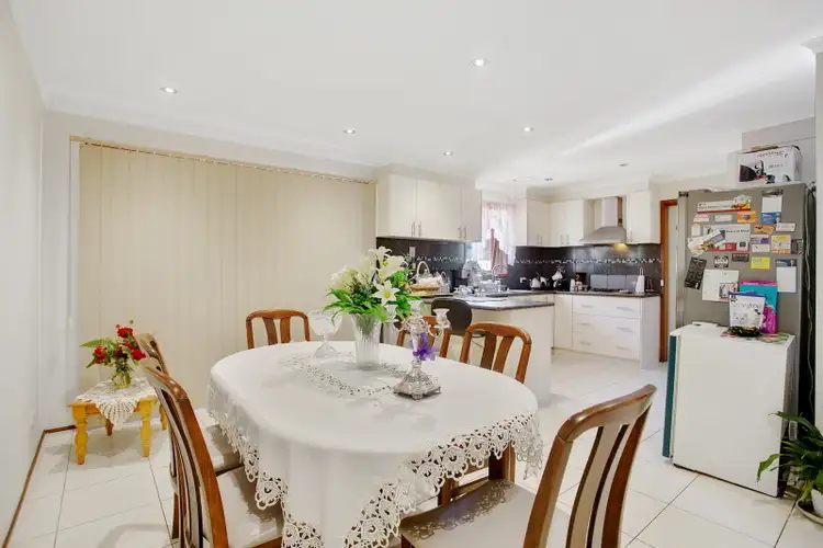 Fifth view of Homely house listing, 15 Tyntynder Close, Berwick VIC 3806