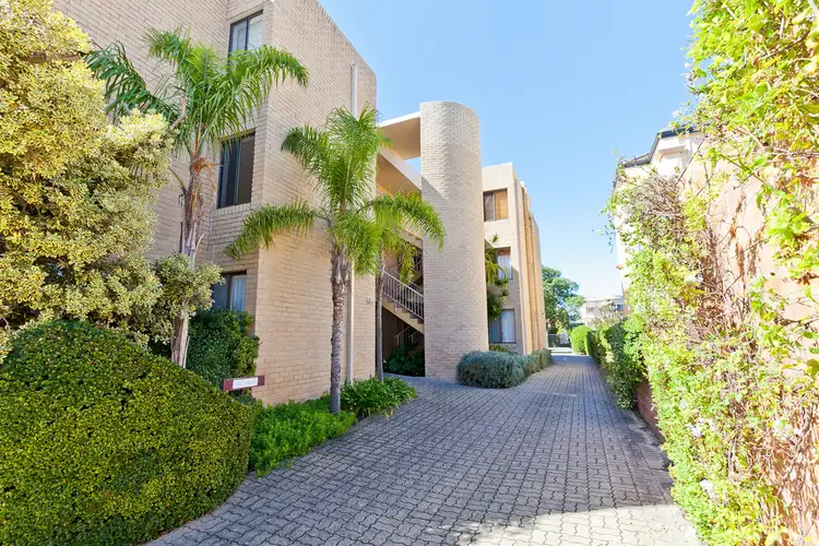 4/9 The Avenue, Crawley WA 6009