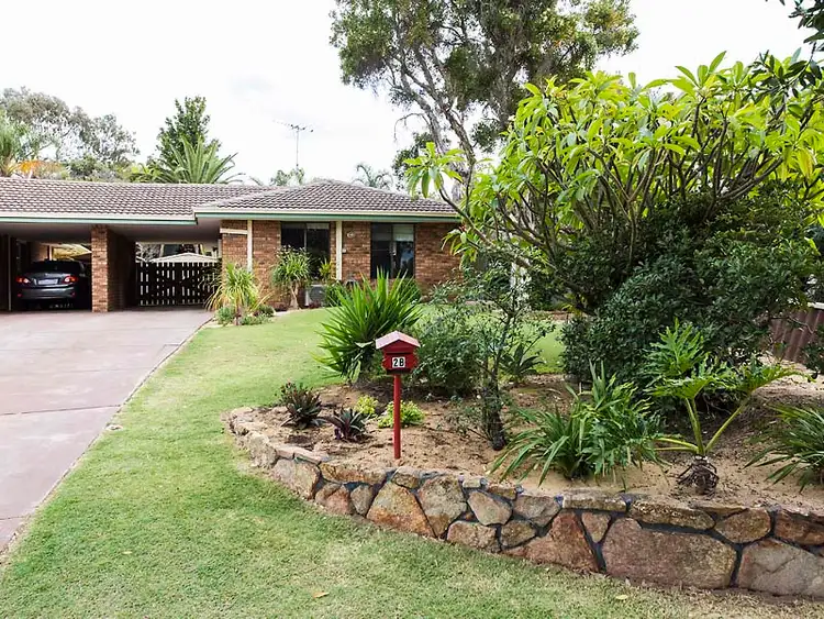 2B Hatton Grove, Carine WA 6020