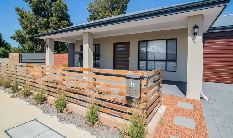 Second view of Homely house listing, 7 Banyoles Circuit, Champion Lakes WA 6111