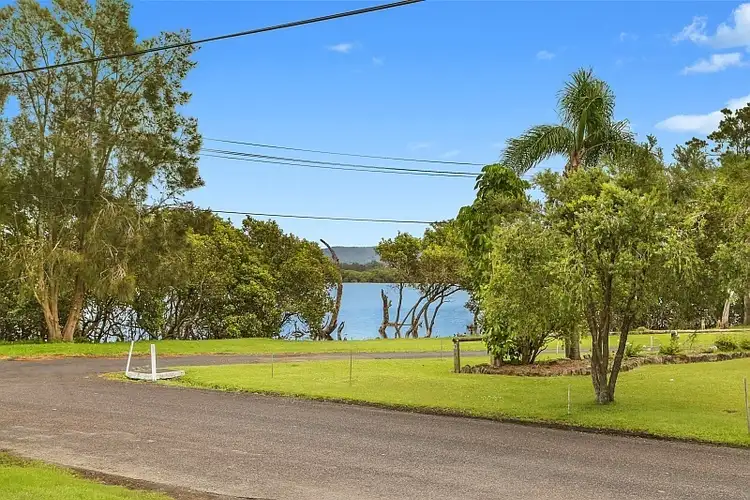Second view of Homely semi-detached listing, 2/19 Weatherly Parade, St Huberts Island NSW 2257