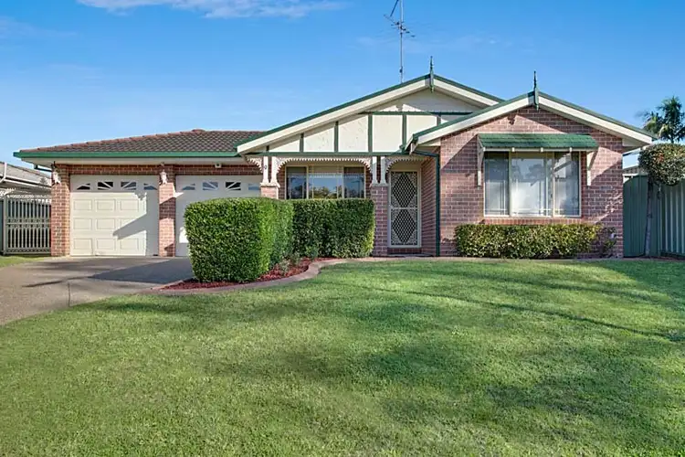 9 Fitton Place, St Helens Park NSW 2560