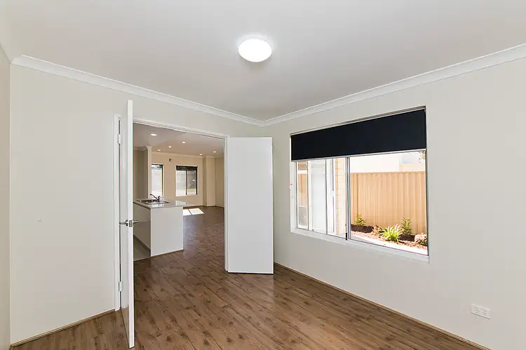Sixth view of Homely unit listing, Unit 4/4 Rhine Way, Swan View WA 6056