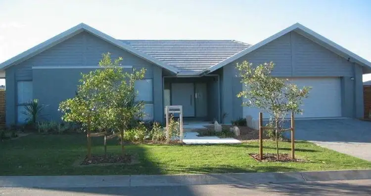 12 Torrens Cres, Wakerley QLD 4154