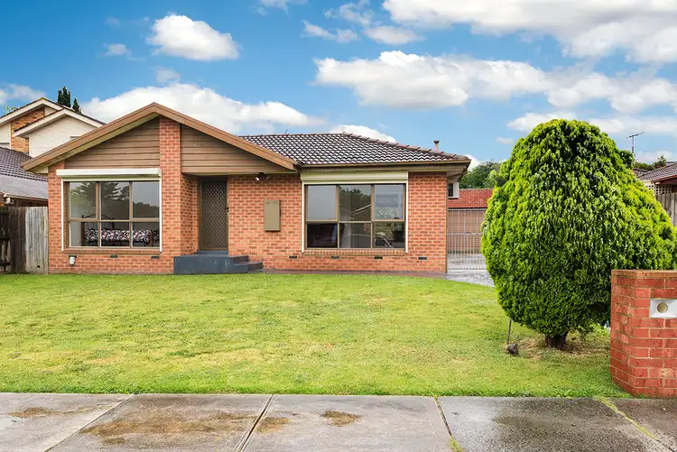 35 Cuthbert Drive, Mill Park VIC 3082