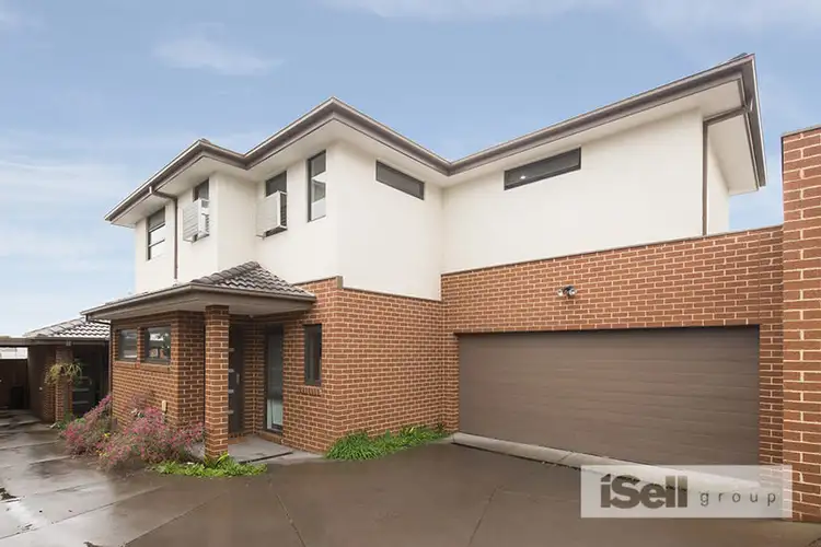 Main view of Homely townhouse listing, 2/8 Gray Street, Springvale VIC 3171