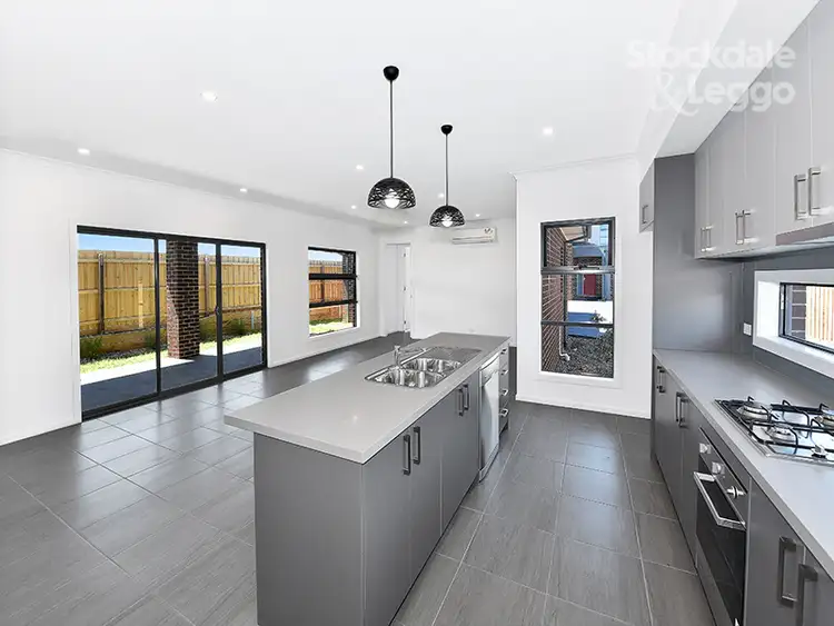 Fifth view of Homely house listing, 1/10 Peas Hill Court, Attwood VIC 3049