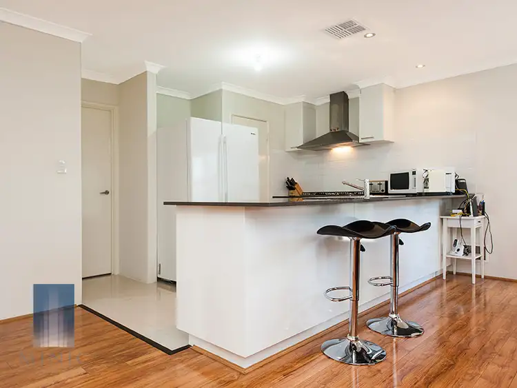 Sixth view of Homely house listing, 2/20 Amstey Street, Riverton WA 6148