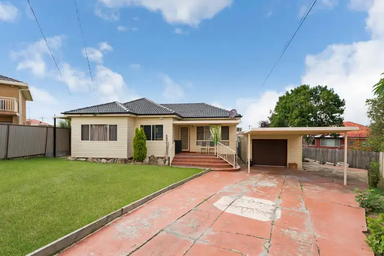 11 Gardiner Crescent, Fairfield West NSW 2165